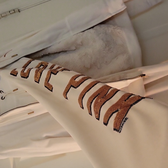 VICTORIA SECRET (PINK)SWEAT SUIT - Picture 7 of 17